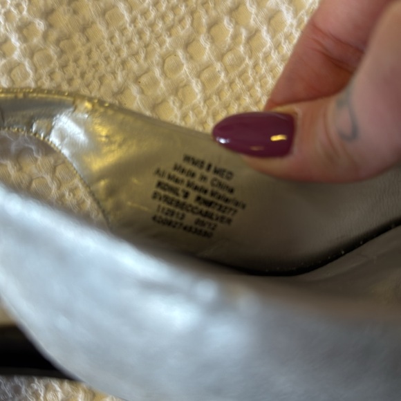 Heels - Picture 7 of 7